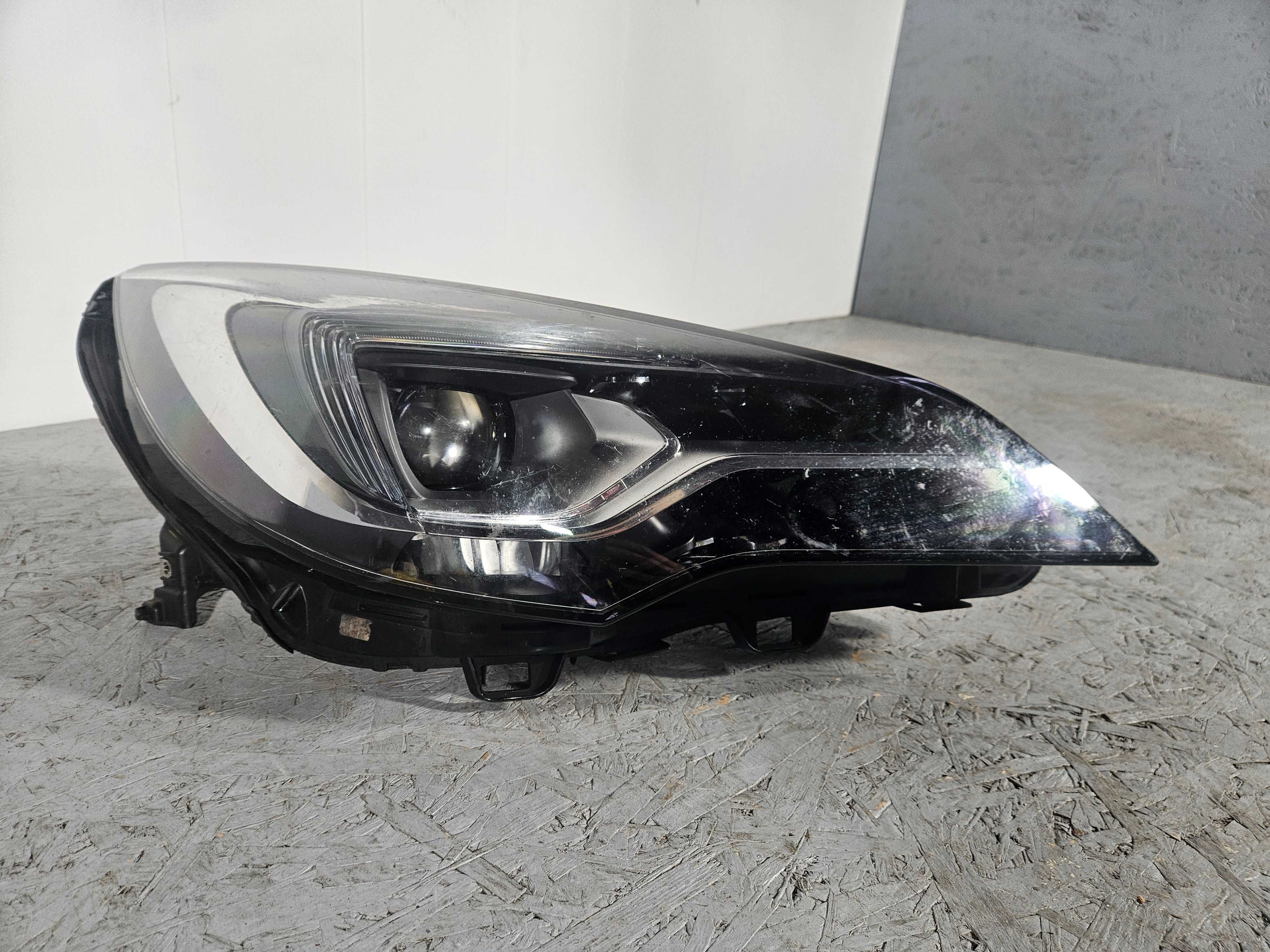 Оригинален Десен фар OPEL ASTRA K FULL LED