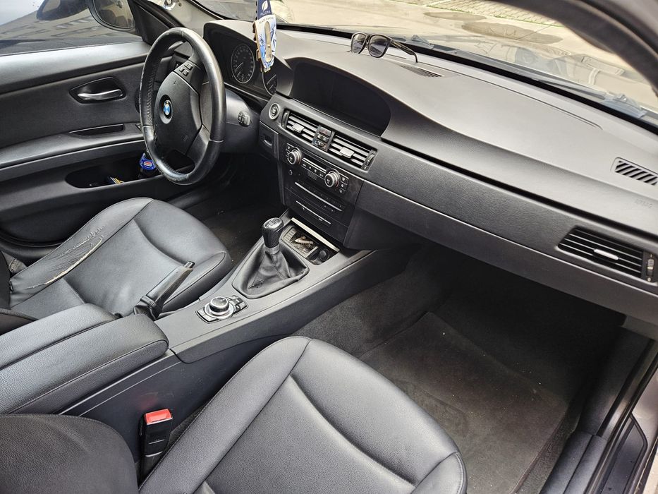 BMW E90 facelift 318 D