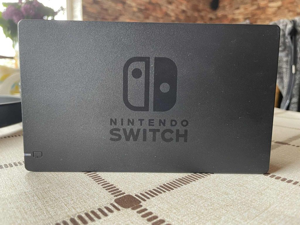 Продавам Nintendo Switch + Ring Fit Adventure комплект