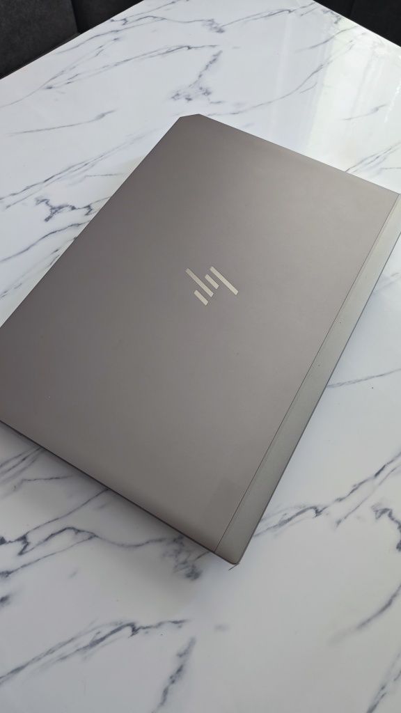 HP Zbook G6 17,3 / i9-9880h / TRX 3000 / 32RAM