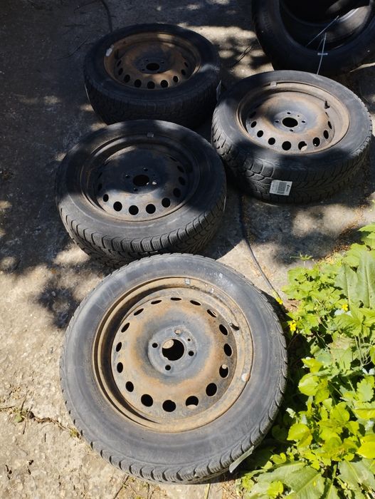 Vand 4 jante 15 Zoll,cauciucuri de iarna Renault Dacia Peugeot Citroen