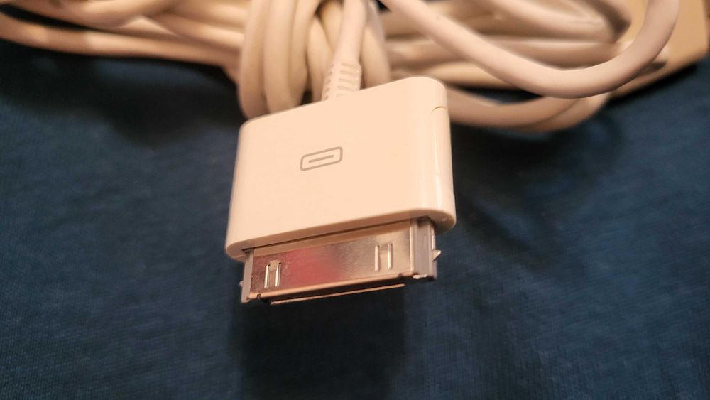 Cablu Date Iphone 4, 4S si ipod Original  cu prindere la mufa