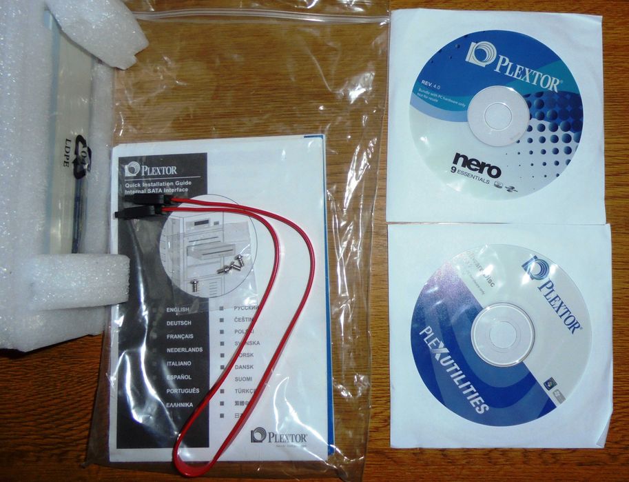 Vand un DVD/CD Writer Plextor PX-L890SA , nou