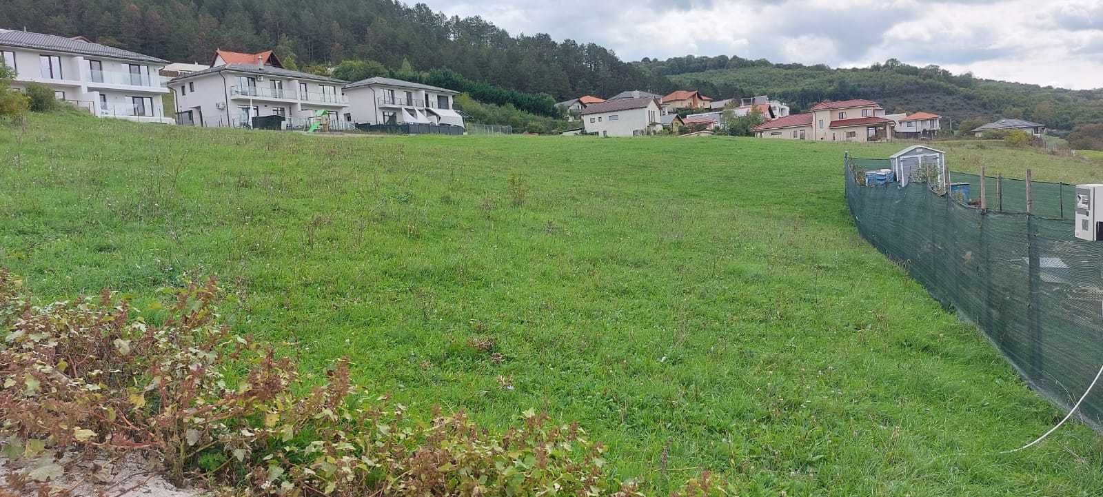 Teren str. Narciselor Floresti cu AC si proiect casa unifamiliala P+E