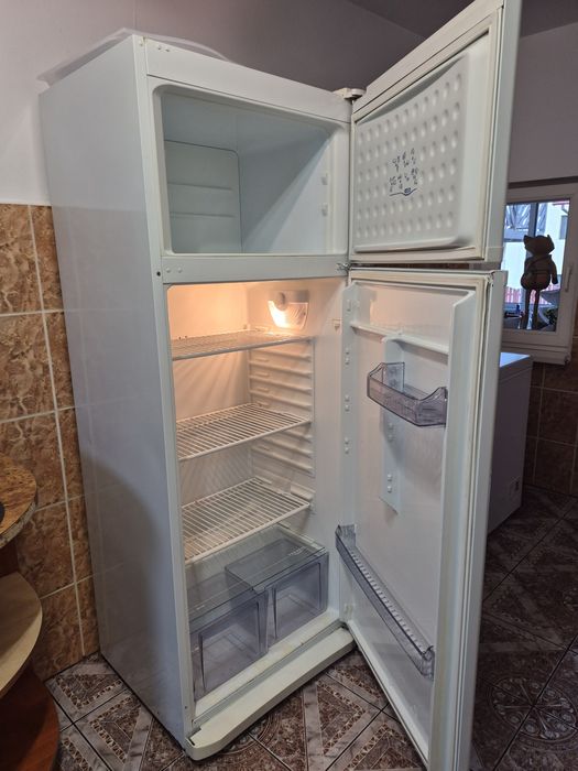 Frigider cu congelator