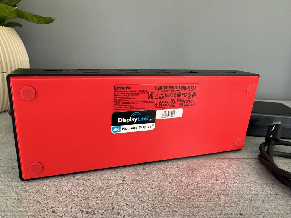 Dock Lenovo ThinkPad Hybrid USB-C + incarcator 135W & cablu USB-C