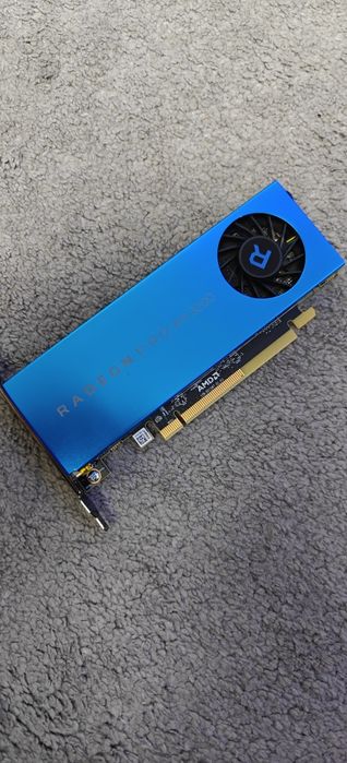 Placa video Radeon Pro wx 3200