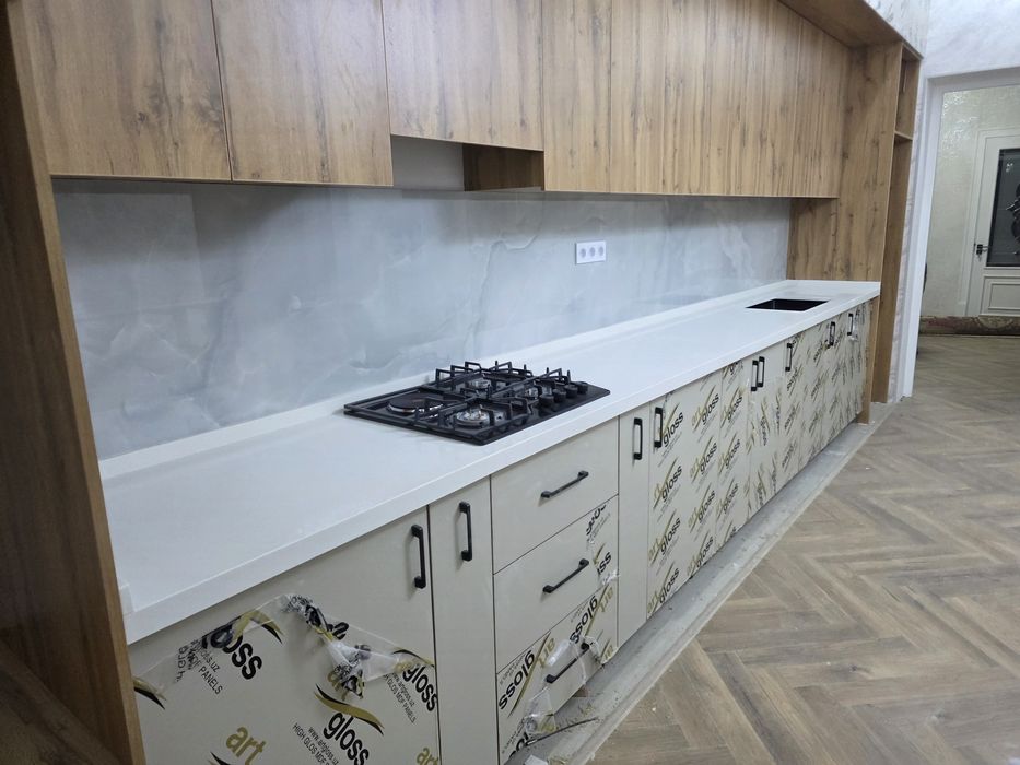 Столешницы и кварцевый и акриловый камен