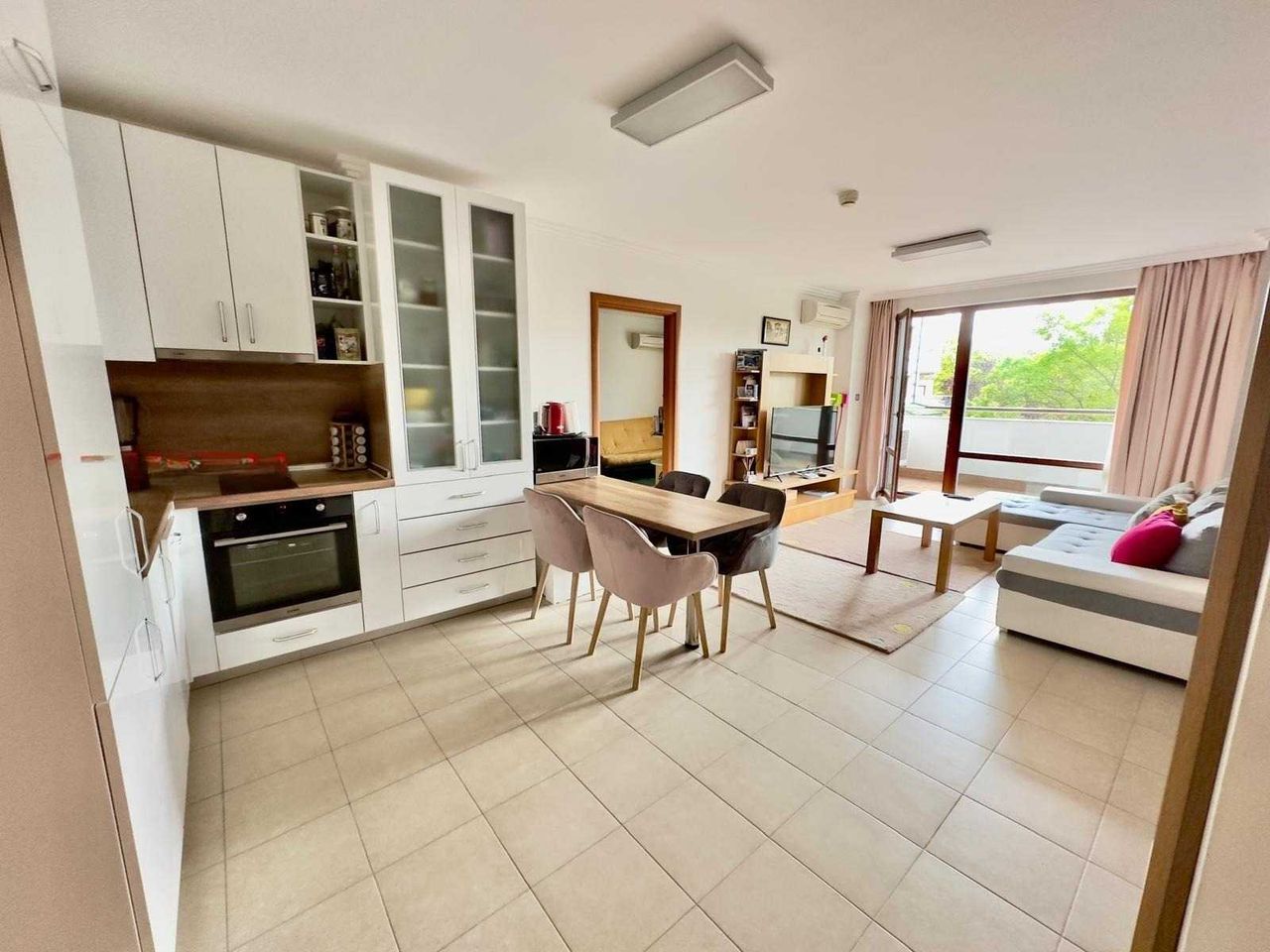 Продава се Тристаен апартамент в с. Равда, Област Бургас - 130 кв.м за 1270 €/кв.м - Снимка #7