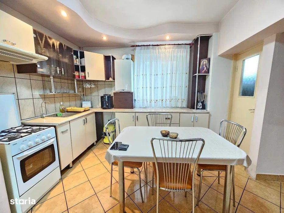 Tudor - Vanzare apartament 3 camere - B-dul. 1 Decembrie 1918