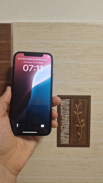 Продам Iphone 12