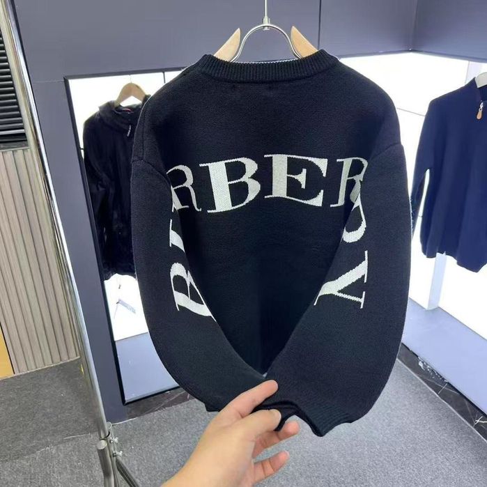 Свитер от бренда BURBERRY