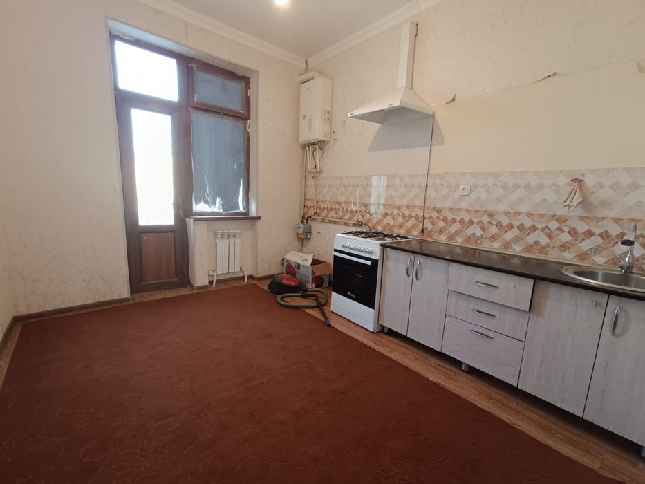 1/4/5 сотилади 47.5м²