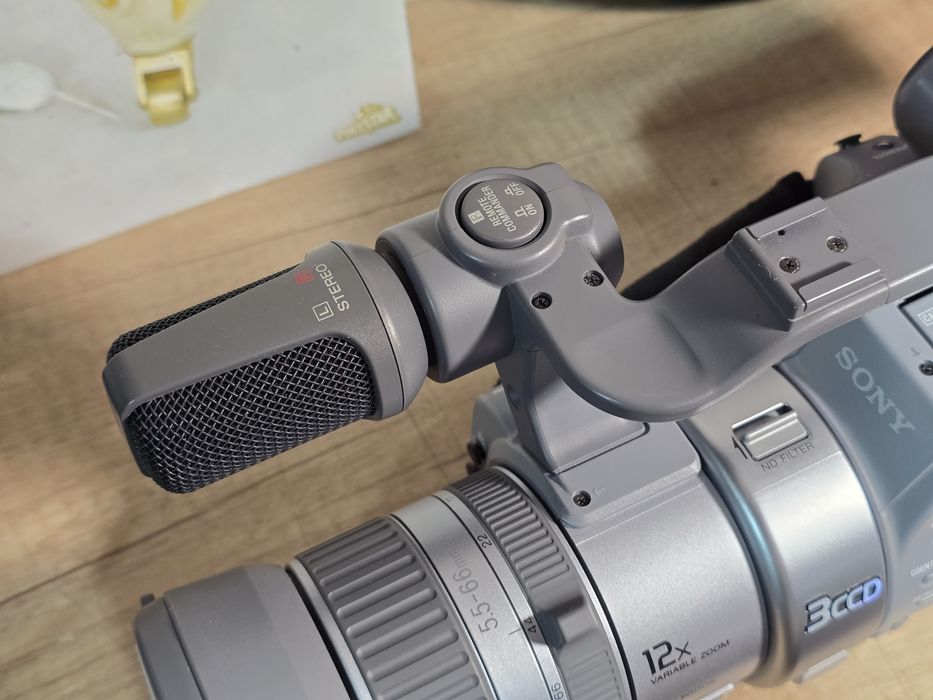 Camera video SONY CCD-VX1E, hi8 hifi stereo , handycam PRO