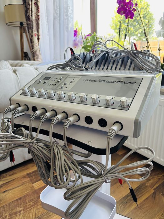 NOU! FACTURA GARANTIE! Electrostimulare Ems cu 24 paduri