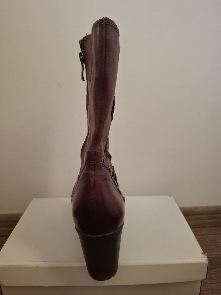 Ghete din piele bordo cu capse decorative, mărimea 40