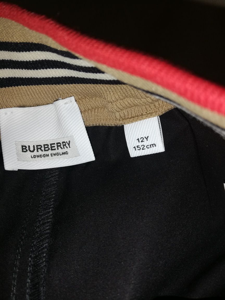 Pantaloni Burberry noi fără eticheta 12 ani