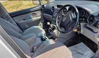 Interior Kia Carens 2009