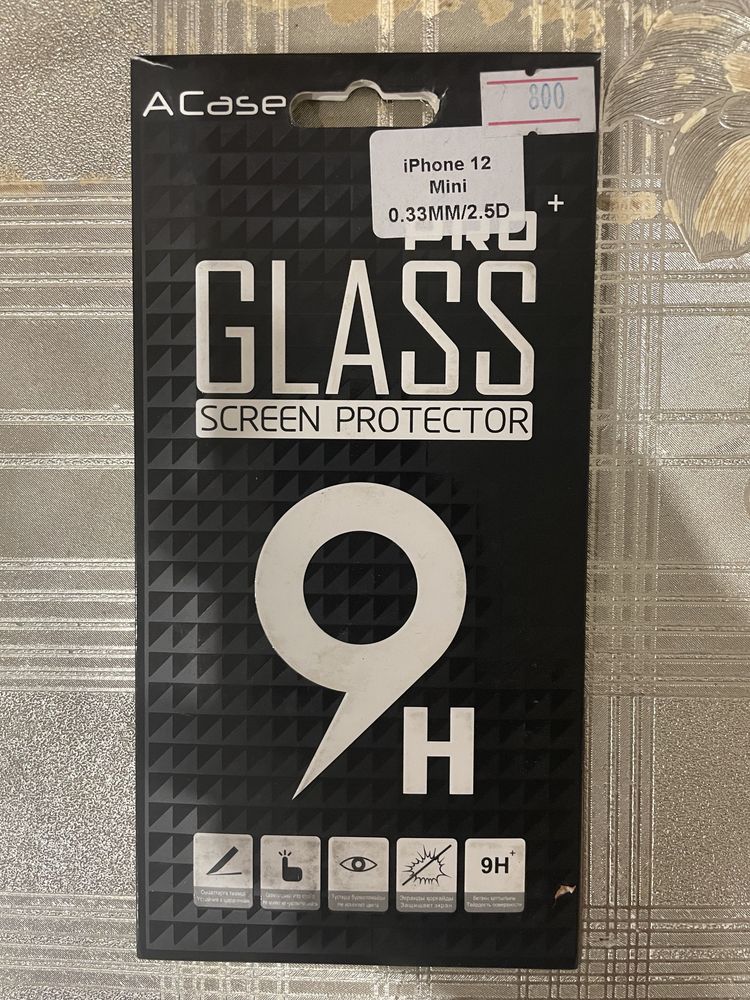 Продам новые защитные стекла на iPhone 12 mini.