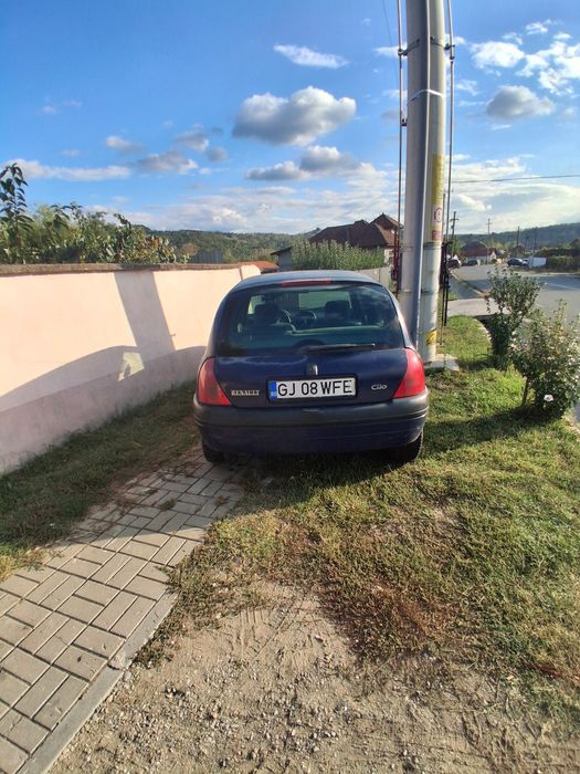 Vând Renault Clio