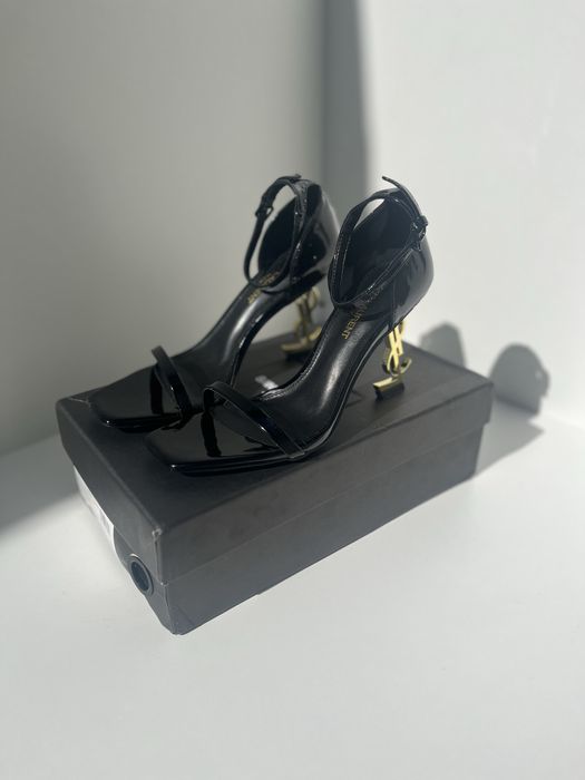 Pantofi Yves Saint Laurent noi, marimea 38 negri/black