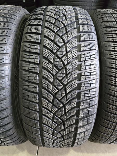 285/40/20//255/45/20 GOODYEAR