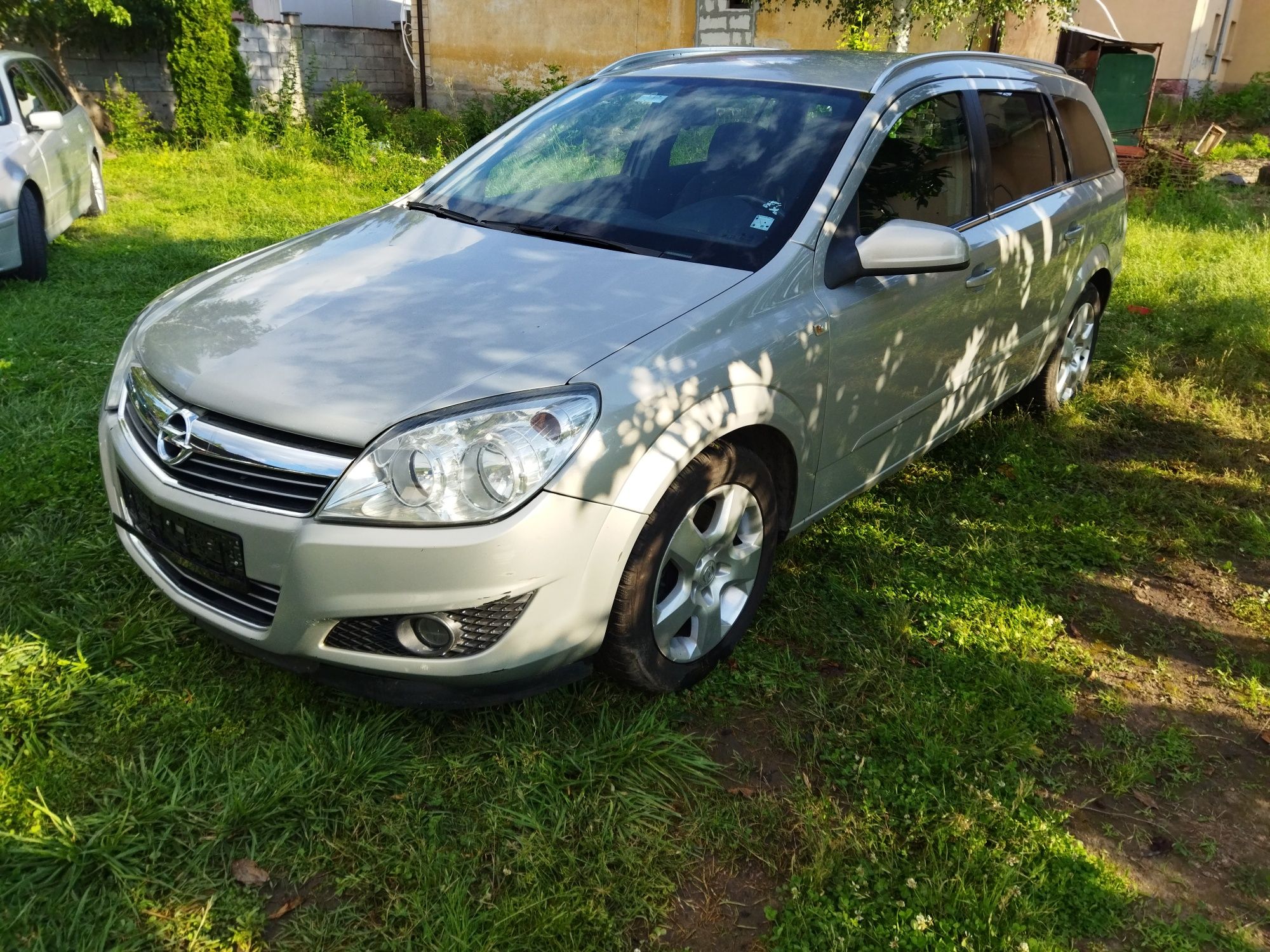 Opel Astra H 1.9 120к.с. 6ск. На части