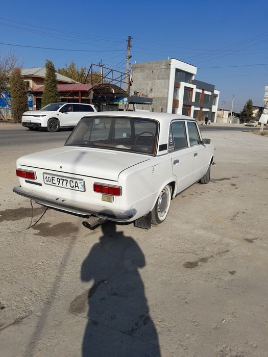 Srochna sotiladi vaz 21011 ideal