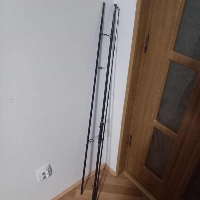 Vând lansată Carp 3.90 .