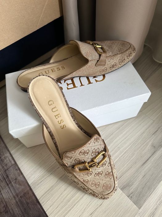 Vand Saboti firma Guess originali