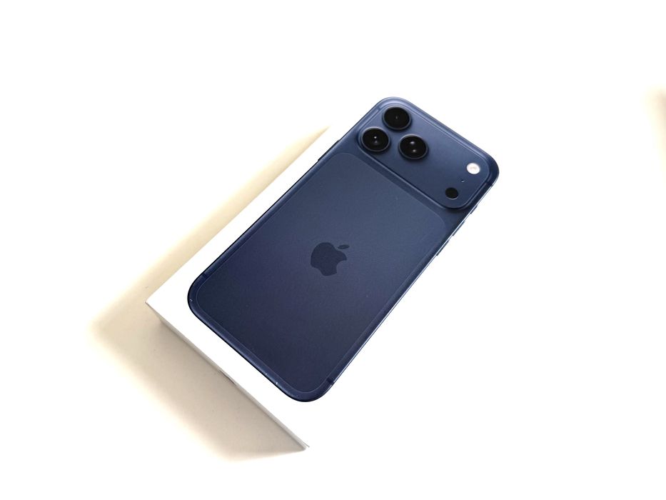Iphone 17 Pro Max 256 GB Чисто Нов 3 години Гаранция