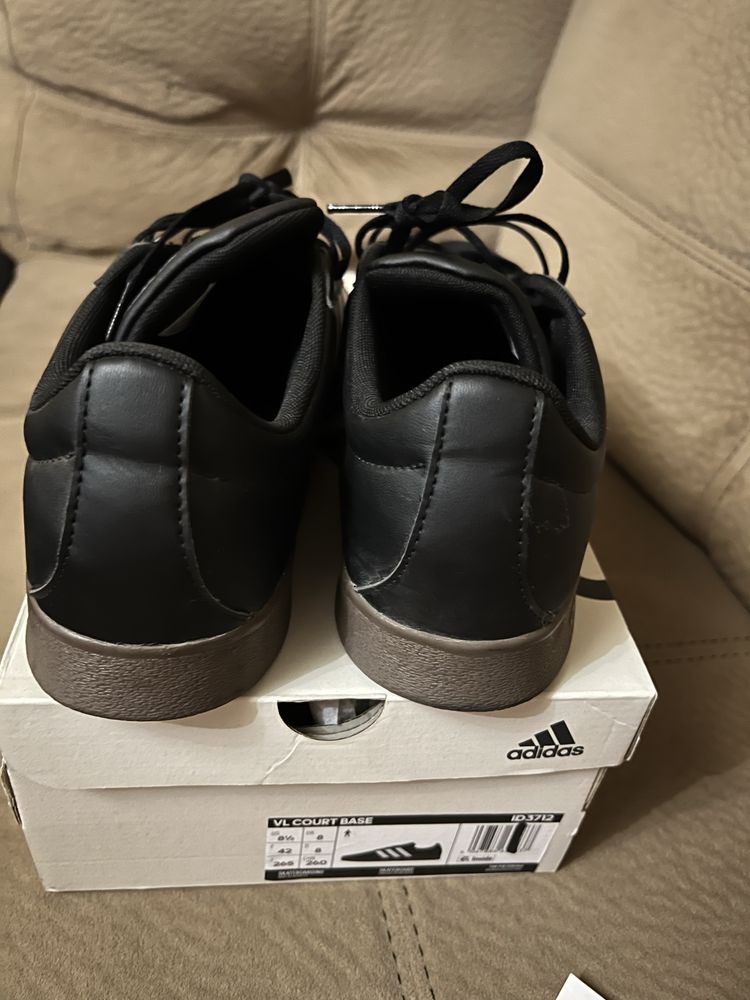 Маратонки Adidas 42 номер