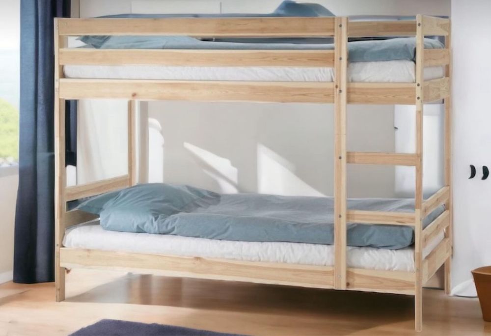 Продам новую кровать. двухъярусная с матрасами