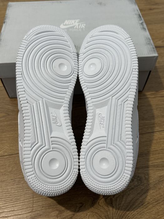 vand air force 1 albi marimea 42