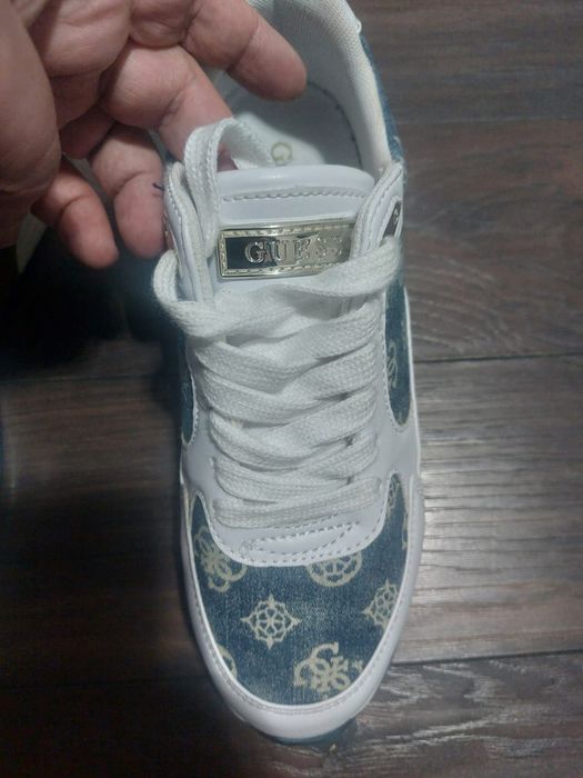 Adidasi dama Guess originali