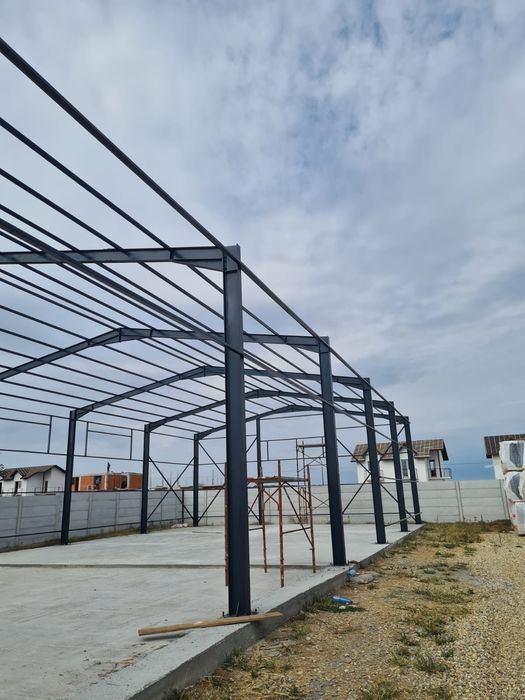 hala pe structura metalica invelita cu panouri sandwich 12x30x5