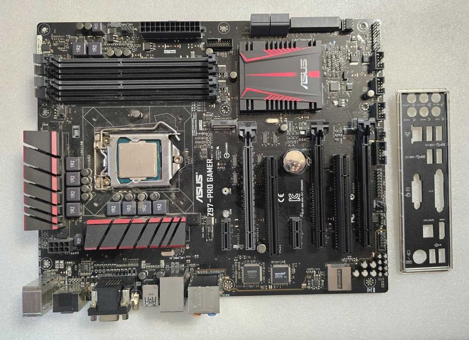 Placa de baza ASUS Z97-Pro Gamer, Socket 1150, DDR3 + procesor I3 4130