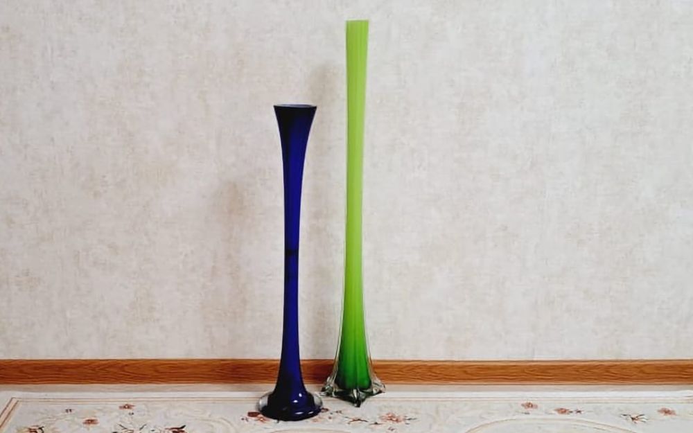 Вызы Берц  цветное стекло