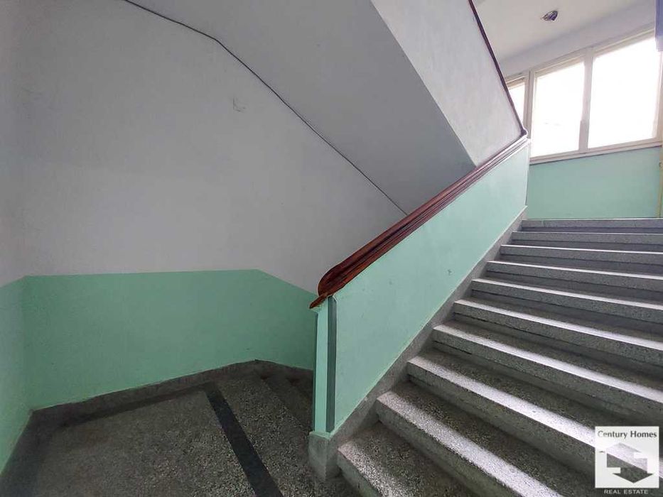 104965 Обзаведено студио в центъра на Велико Търново