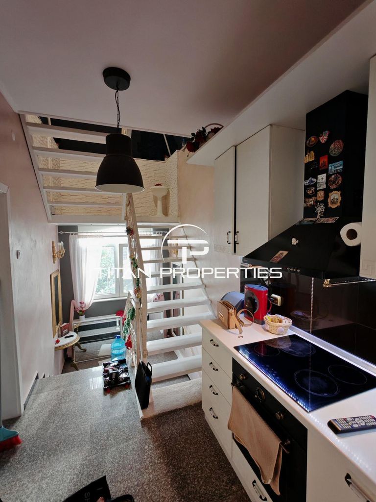 Дава се под наем Етаж от къща в Пловдив, Център - 140 кв.м за 1000 € - Снимка #3