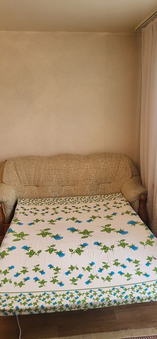 Продам хороший диван за дёшево.