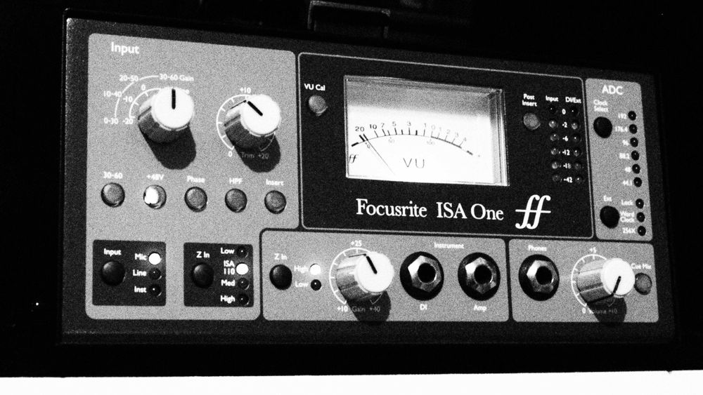 Preamplificator de studio Focusrite ISA One – Ca nou!