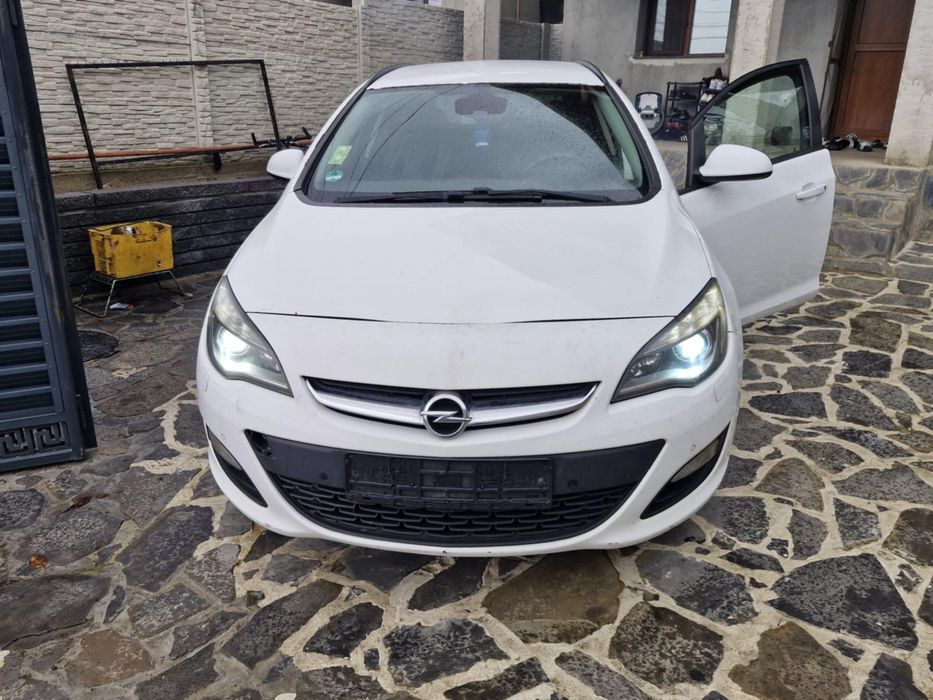 Vând sau schimb Opel Astra J din 2014 1.6 diesel eco-tec