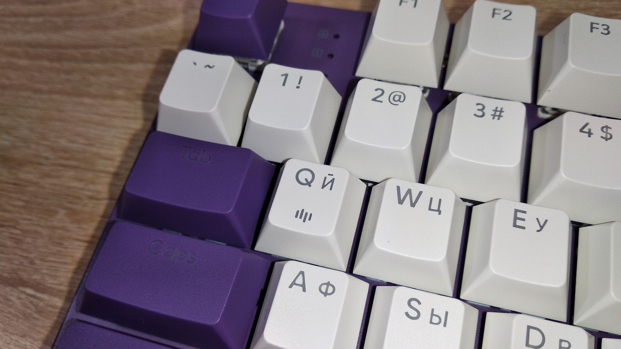 Продам игровую клавиатуру и мышку  Red Square Keyrox и xtrfy m4