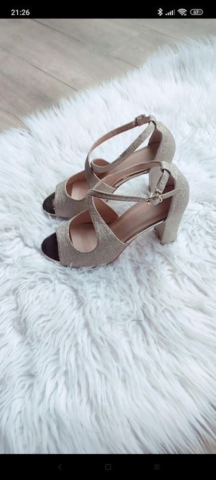 Sandale aurii, marimea 38, foarte comode