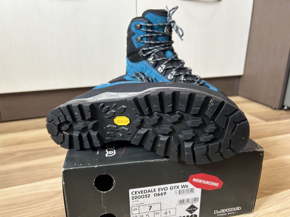 LOWA обувки за зимни преходи cevedale evo gtx ws