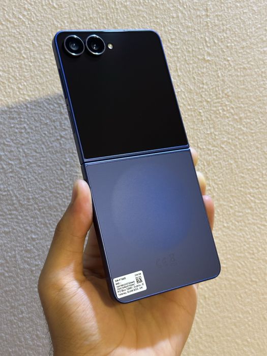 Samsuns Galaxy Z Flip 7 Blue Shadow 256GB 12Ram !
