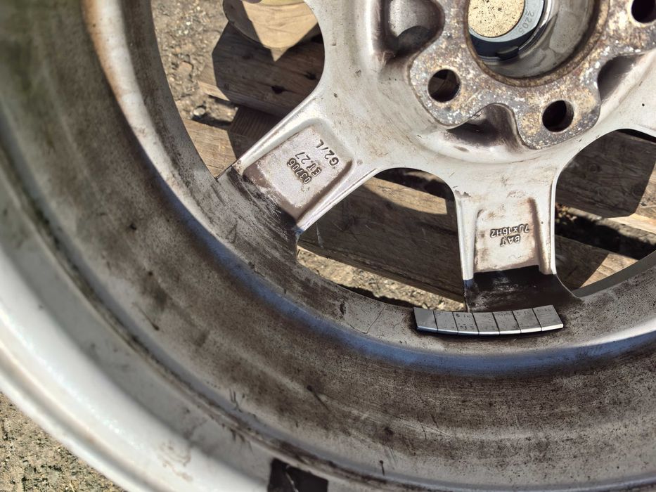 16 цола 5 х 98 мм Ситроен Ц8 / Пежо 807 / Ланча Федра - 7 Инча / ЕТ 27