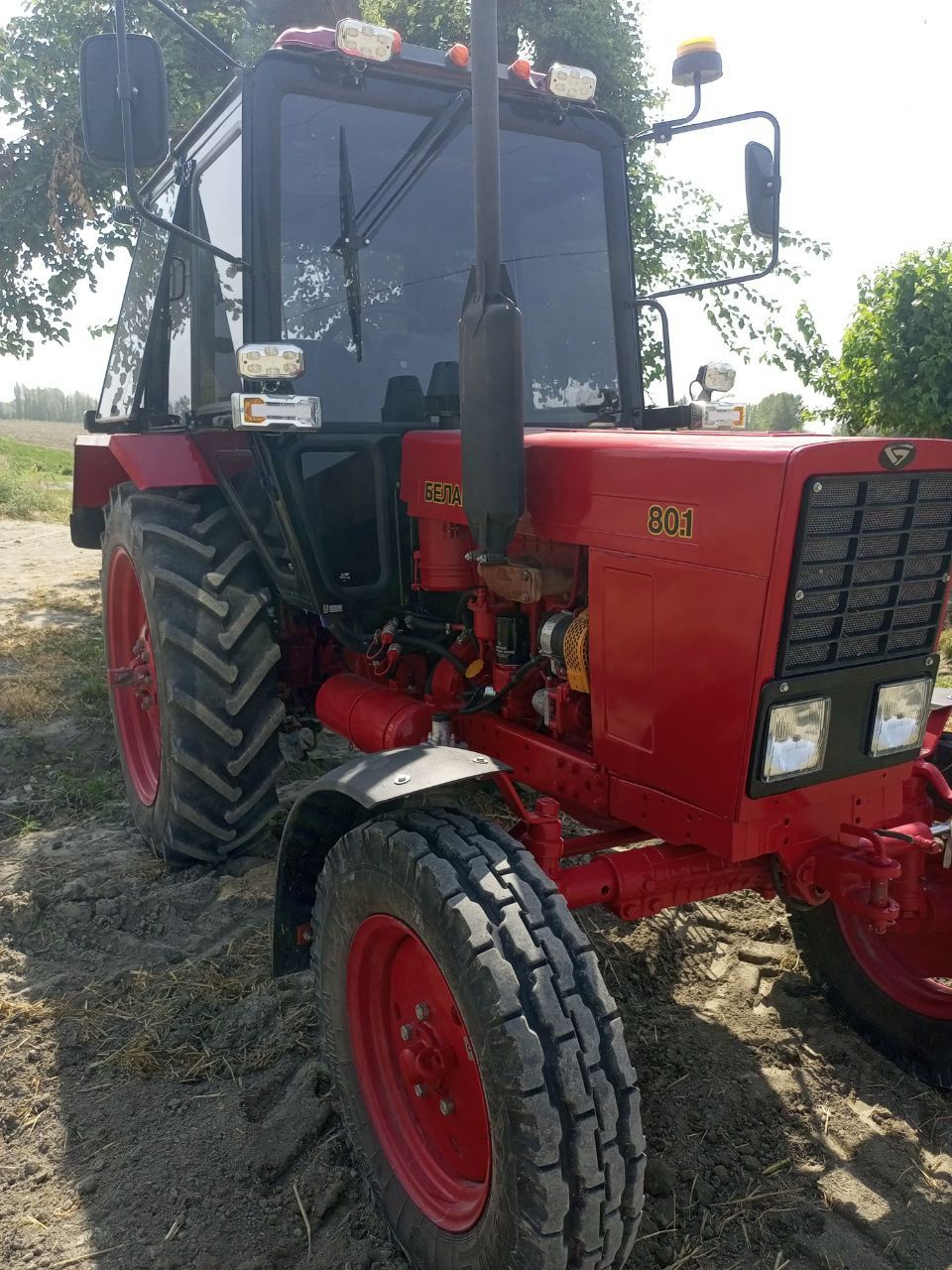 Traktor bor yangi 80.1