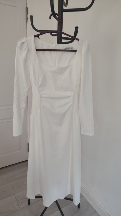 Платье белое новое